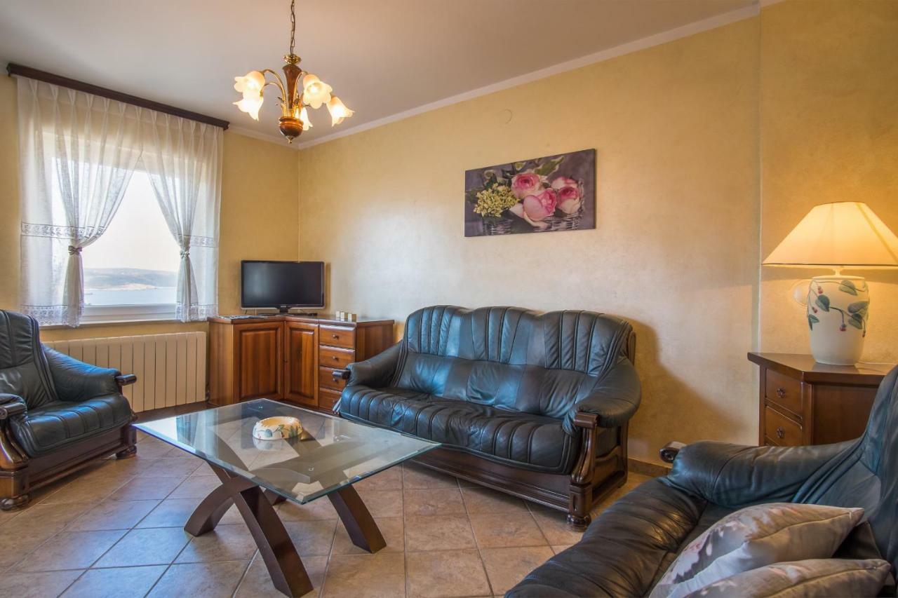 Apartman Cubranic Apartment Vrbnik Exterior foto
