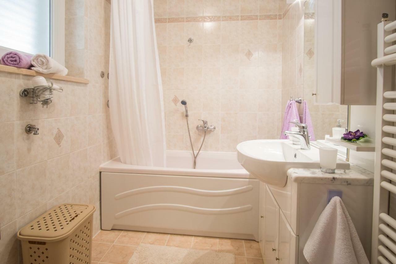 Apartman Cubranic Apartment Vrbnik Exterior foto