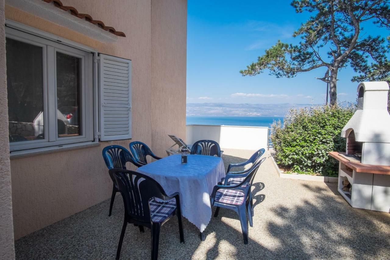 Apartman Cubranic Apartment Vrbnik Exterior foto