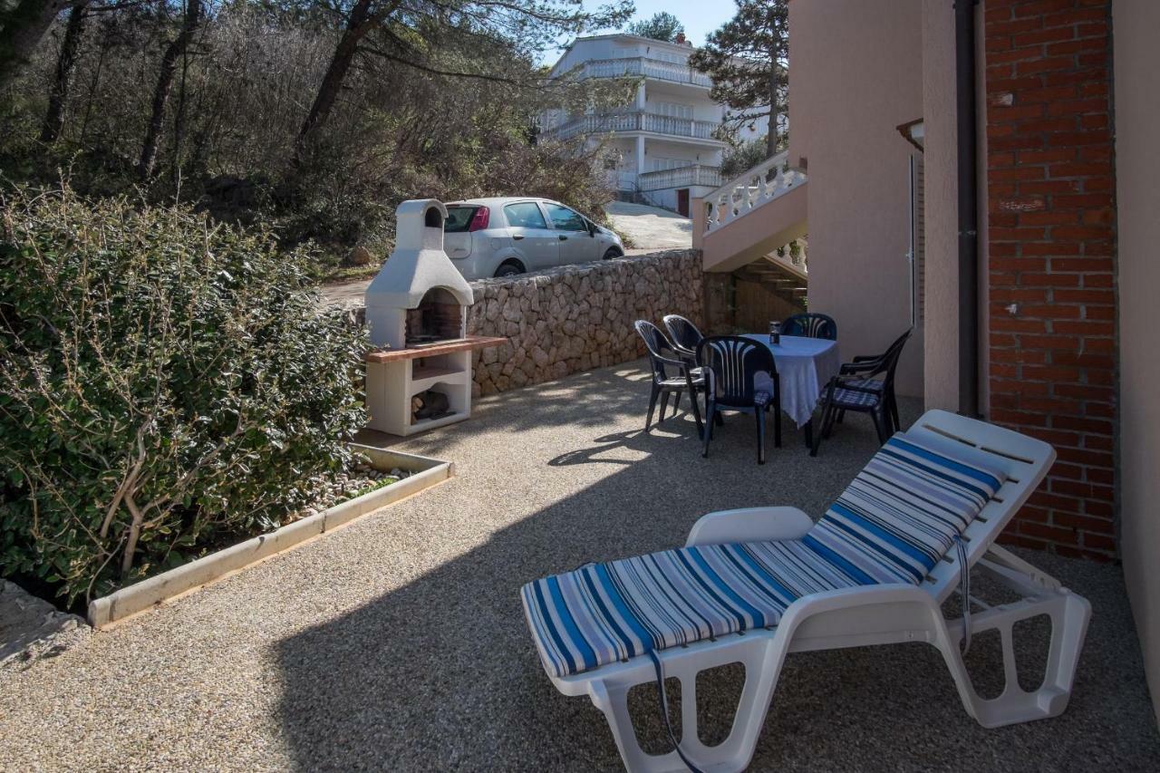 Apartman Cubranic Apartment Vrbnik Exterior foto