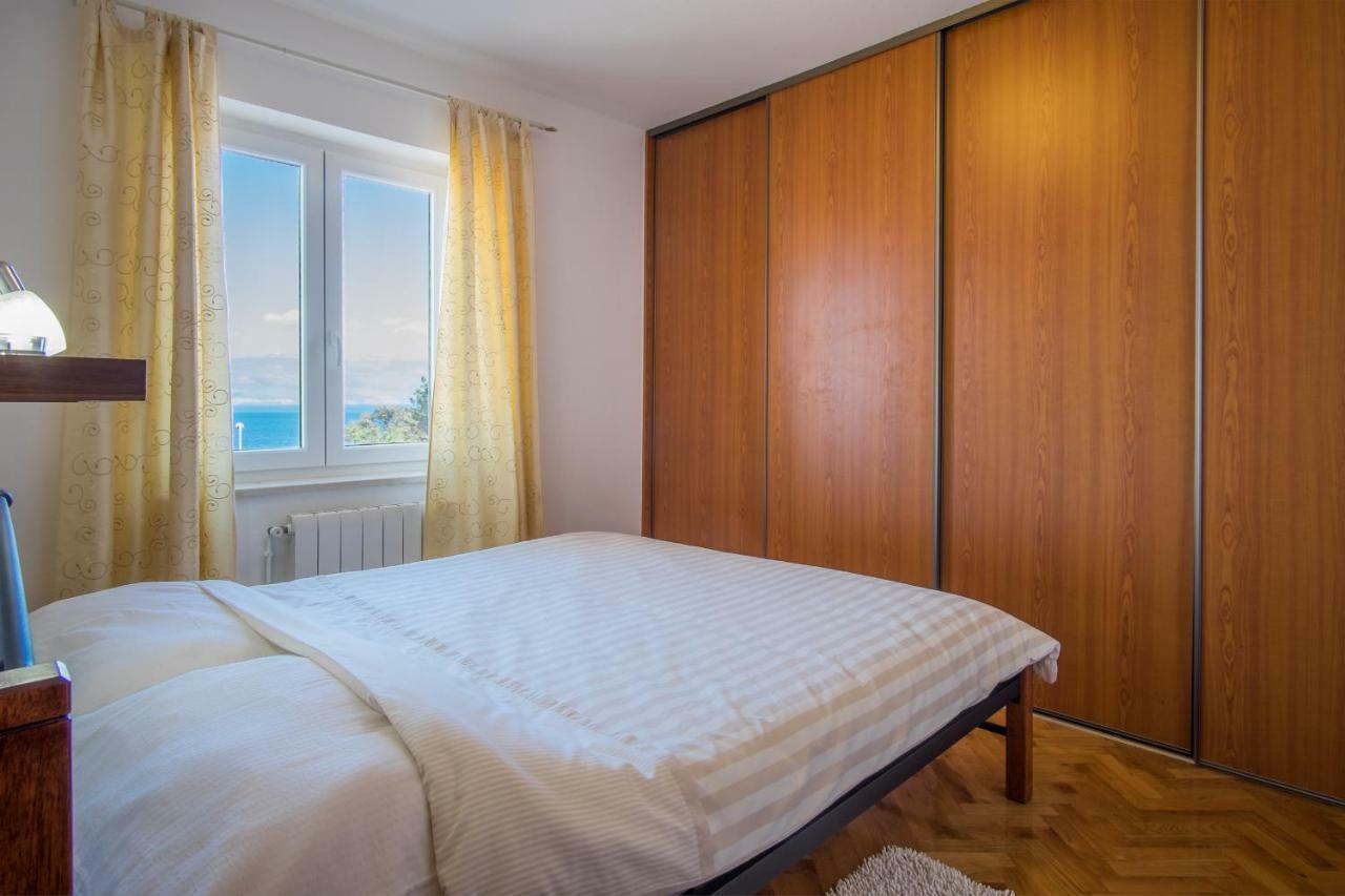 Apartman Cubranic Apartment Vrbnik Exterior foto
